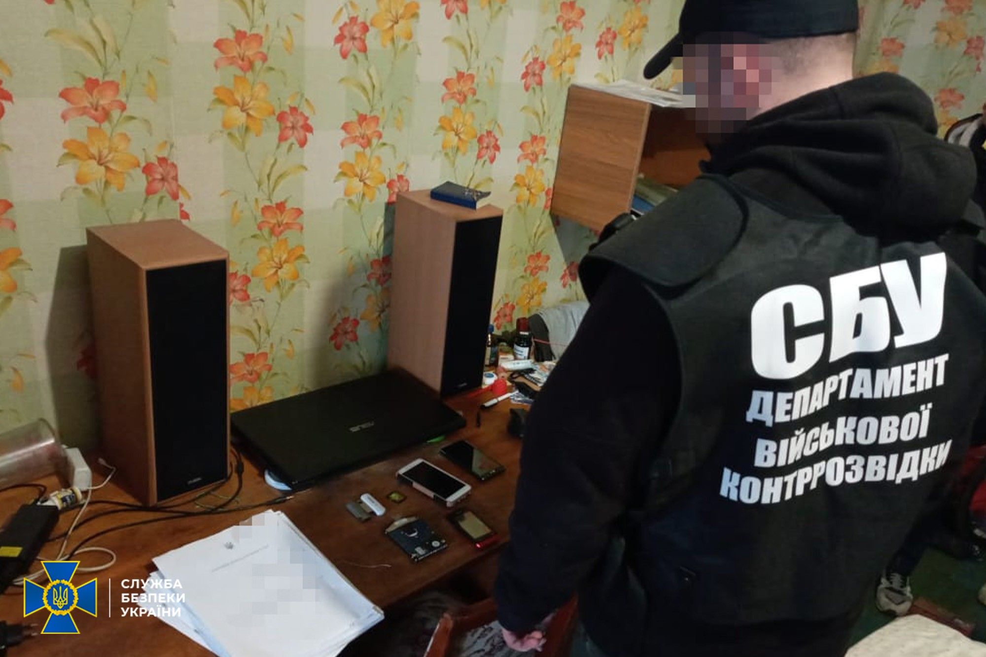 СБУ запобігла передачі спецслужбам РФ секретних даних щодо системи управління ППО України, фото