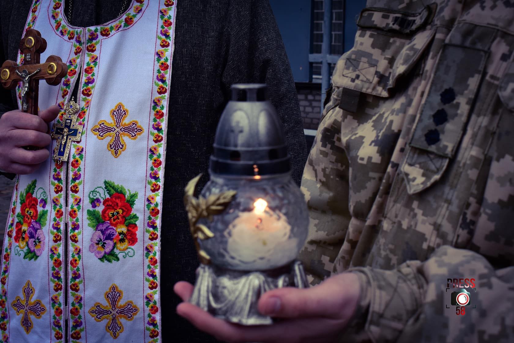 Командування ООС прийняло естафету Вифлеємського Вогню Миру, відео