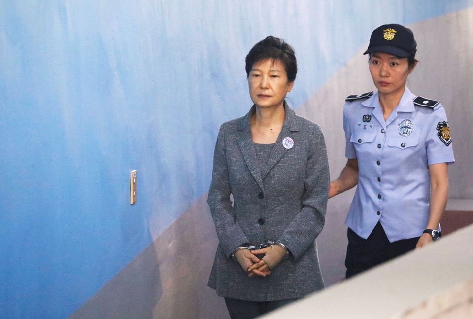 Експрезидентку Південної Кореї засуджену за корупцію на десятиліття – помилують