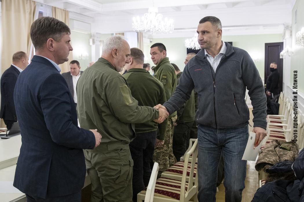 Кличко радився із силовиками щодо оборони Києва, фото