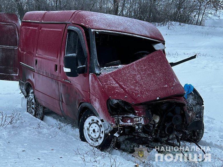 На переїзді під Харковом потяг зіткнувся з автомобілем