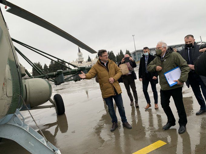 Жозеп Боррель вперше побував на Донбасі від початку агресії РФ