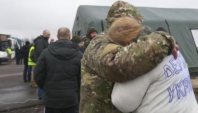 Звільнення українських бранців - справа спецслужб, а не політиків