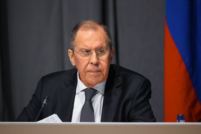 Росія - серійний гвалтівник, за напад «отримає по яйцях» - Радослав Сікорський