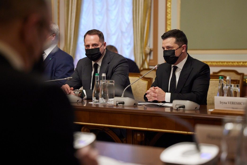 Зеленський ініціює тристоронню зустріч за участі президентів США та Росії