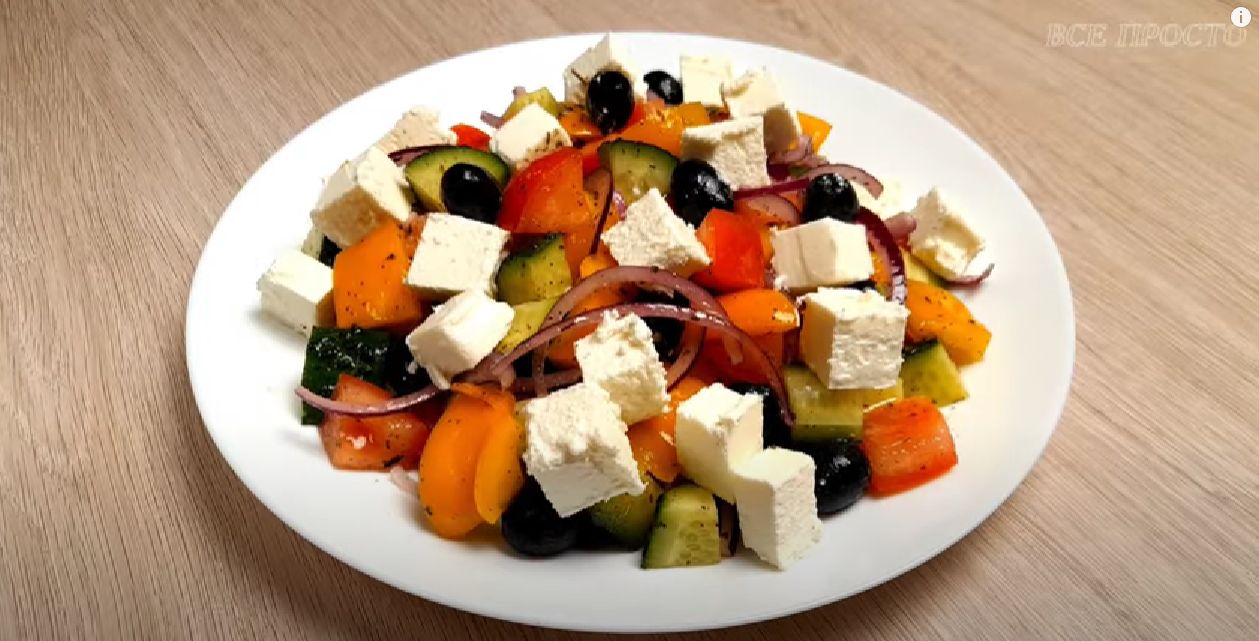 Рецепт дуже смачного грецького салату з фетою