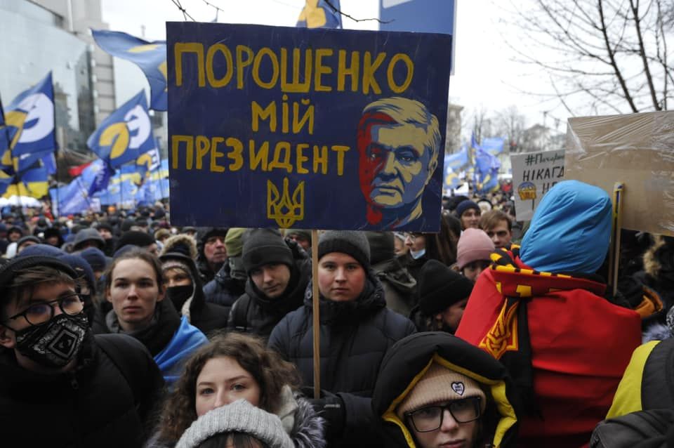 Порошенко дізнається рішення суду про запобіжний захід на Водохреща