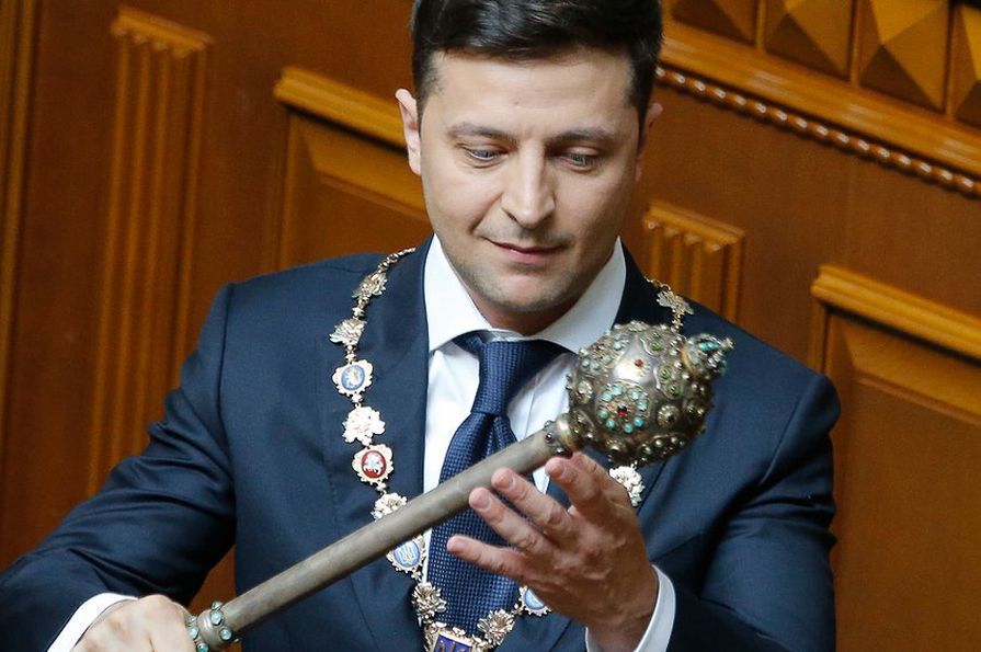 Та назви хоч префектом: які схеми вже малює влада для повторної ролі Зе-президентства