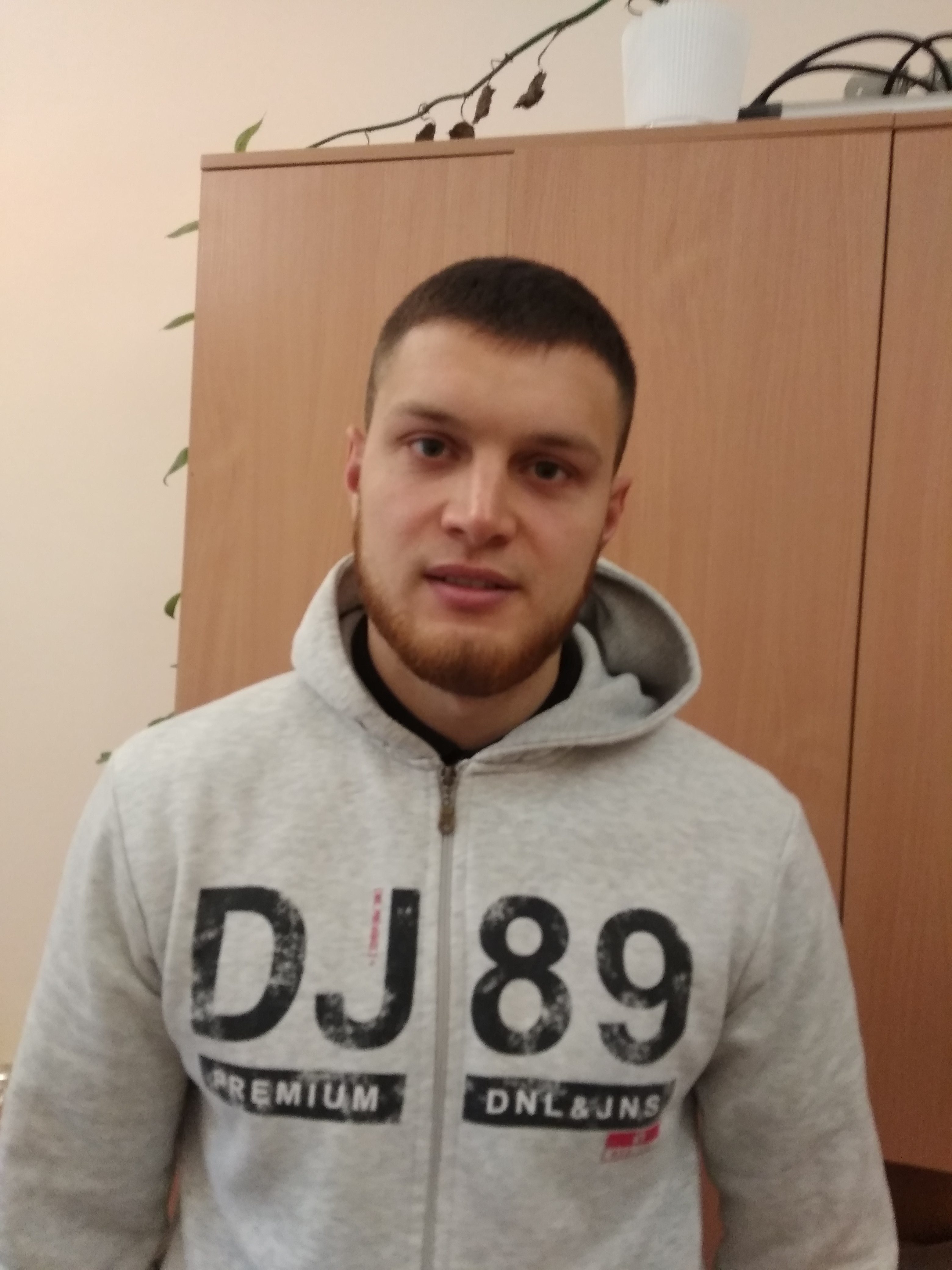 Не «пролетіти» повз чужу біду: авіатехнік з «Антонова» відважно гасив пожежу у рідному Василькові