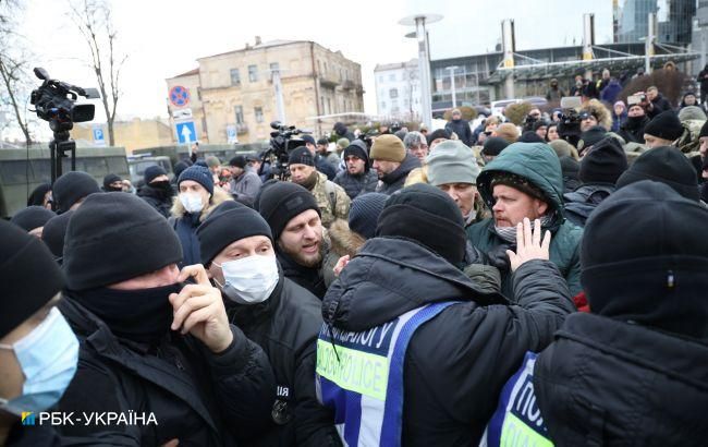Суд над Порошенком ще не відбувся, а сутички вже сталися