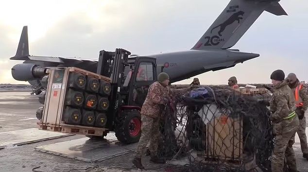 Великобританія готова надати Україні ще більше зброї