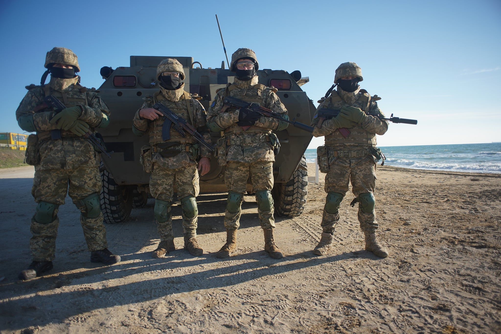Військові навчання по прикриттю ділянок морського узбережжя біля Одеси