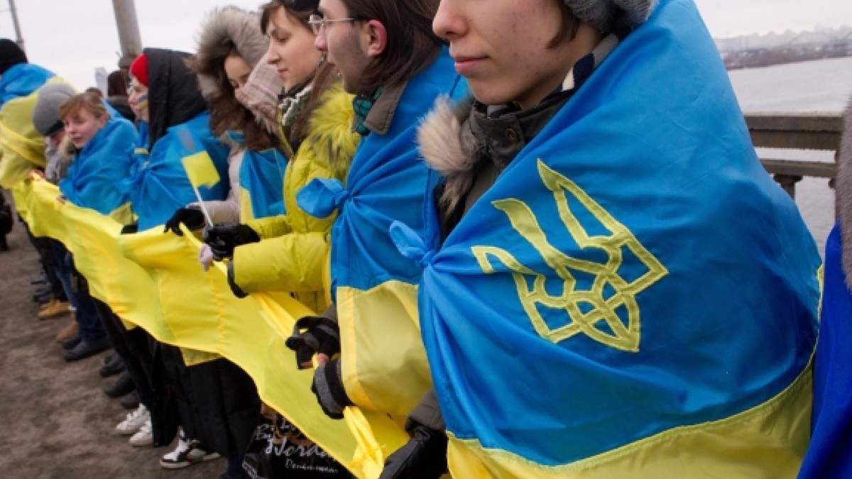 П’ятнадцятий «Живий ланцюг Соборності» вишикується на мосту Патона