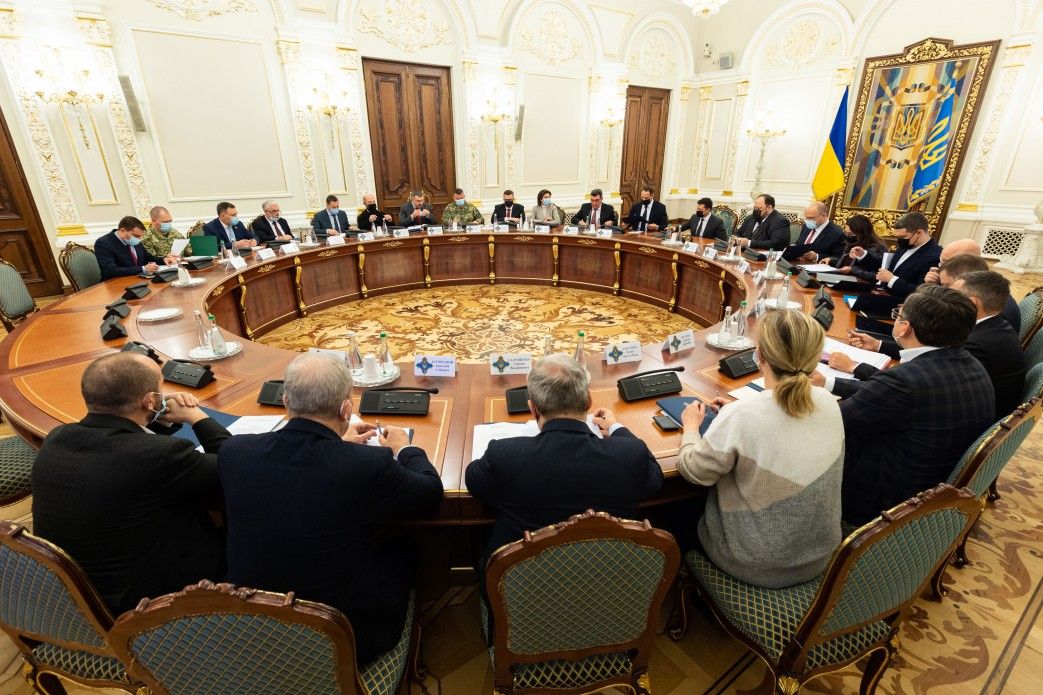 Зеленський і Данілов після РНБО закликали українців не панікувати