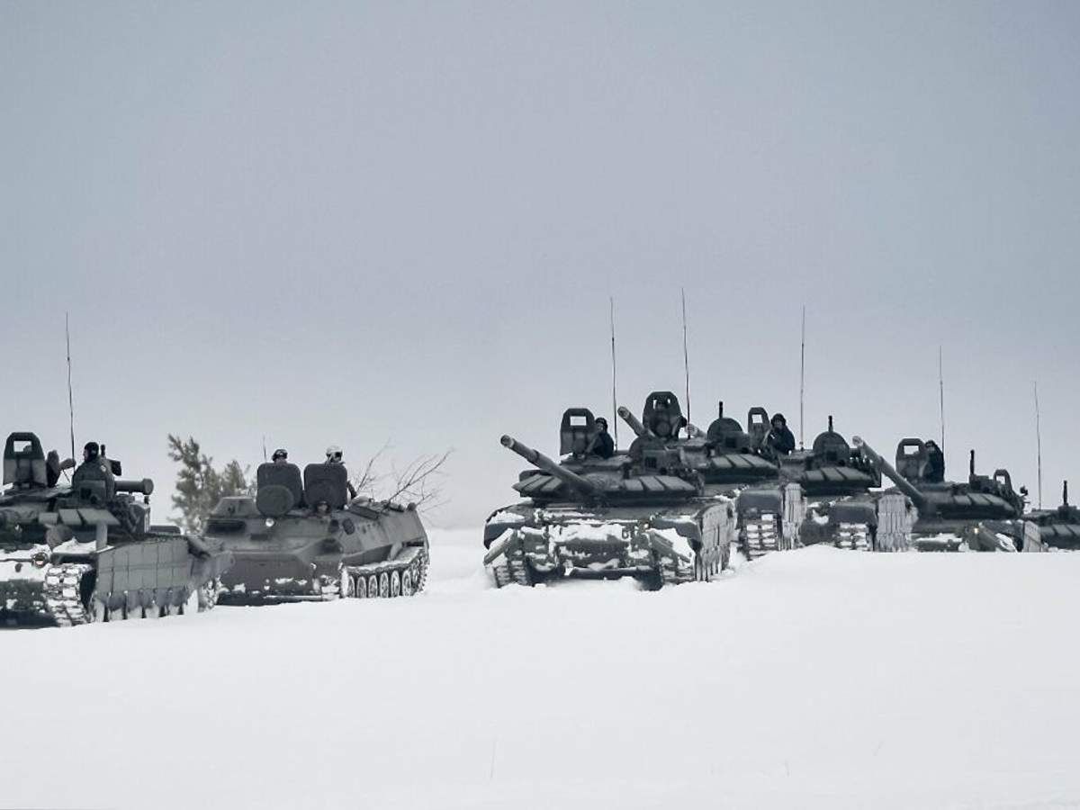 Росія відводить частину своїх військ від українських кордонів