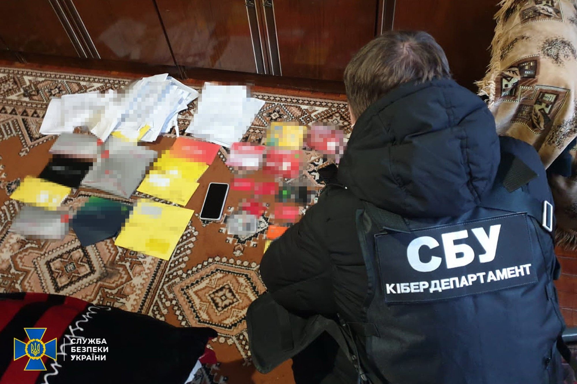 У Бердянську ДБР викрило банду, яка привласнювала квартири