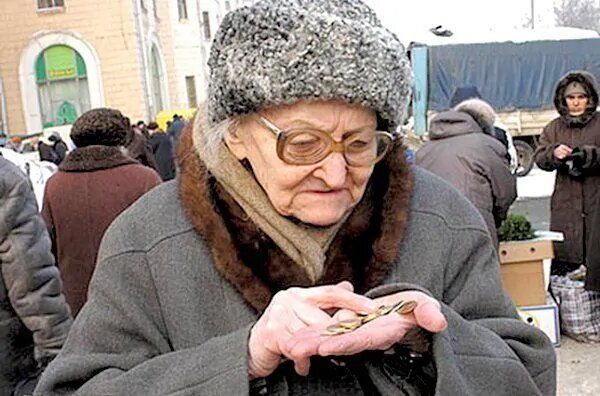 Як вижити пенсіонерам? Експерти прогнозують нові стрибки цін на продукти
