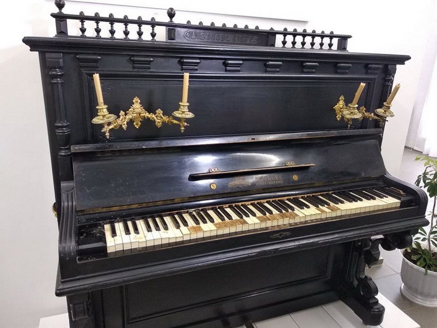 Легендарне піаніно Миколи Леонтовича незабаром реставрують