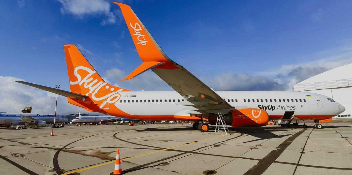 Літак SkyUp сів у Кишиневі через заборону власника летіти в Україну