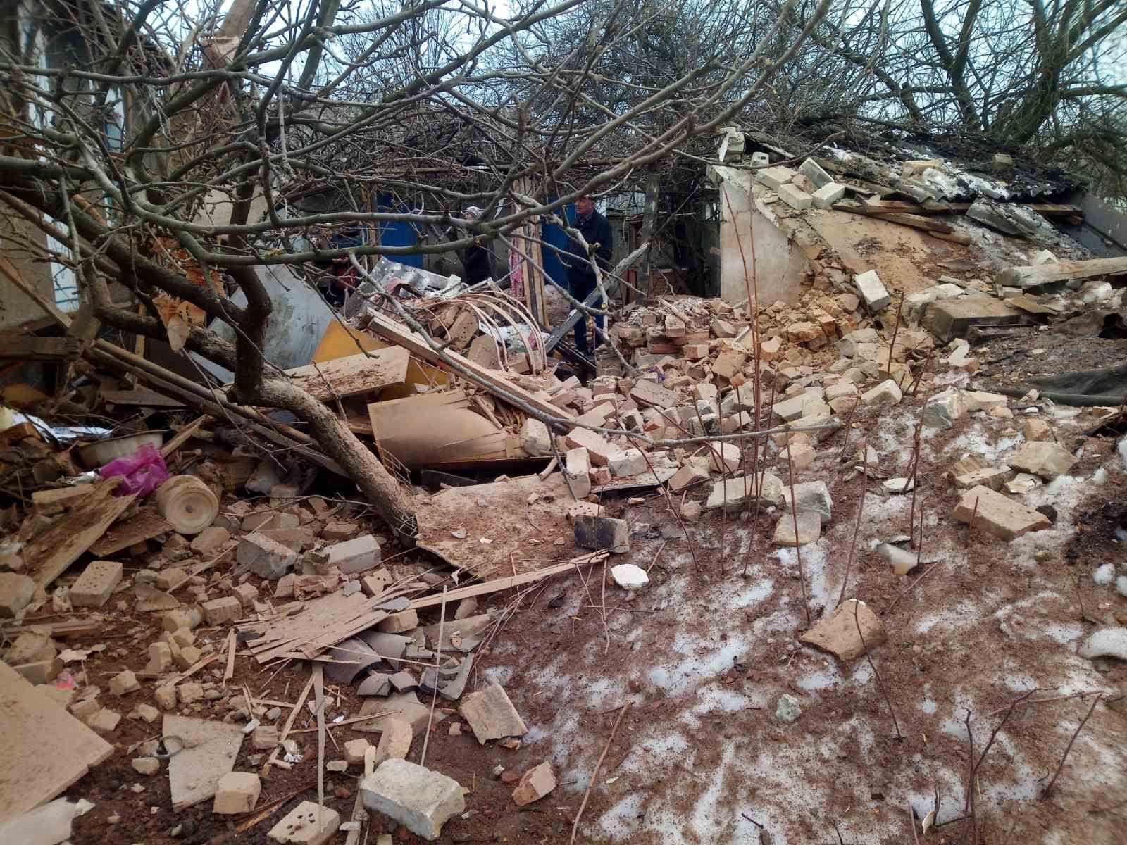 На Донбасі російські окупанти з початку доби гатять по десятках населених пунктів