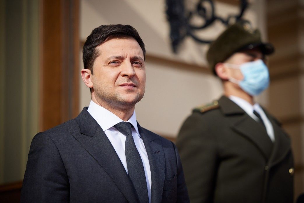 Україна вводить воєнний стан: Зеленський закликав не панікувати