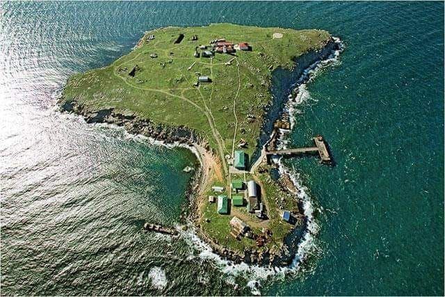 Острів Зміїний до останнього подиху захищали 13 Героїв.