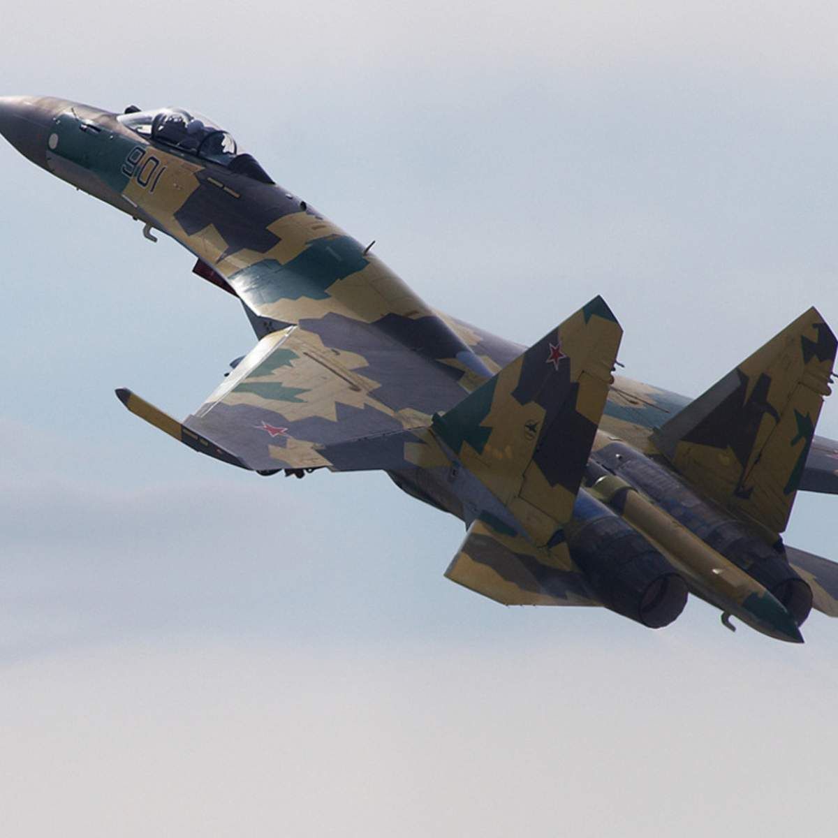 Над Харковом збито російський винищувач Су-35