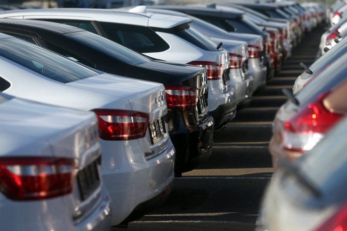 Купити автомобіль росіянам уже «не світить» — у дилерів закінчується товар