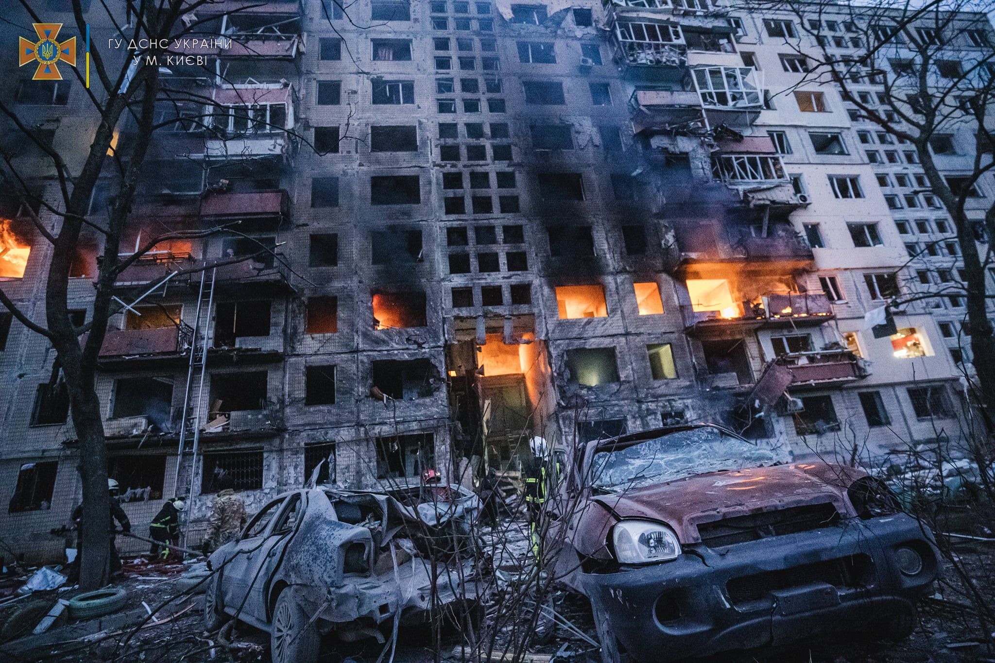 Обстріли будинків і заводу «Антонов» у Києві: рятувальники вимагають не корегувати вогонь ворога