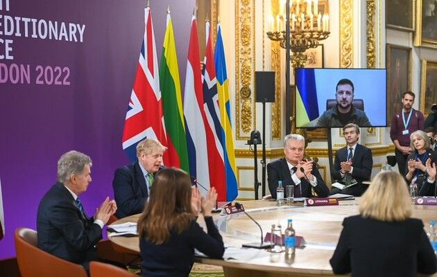 Джонсон надасть Україні допомогу, що захистить міста від бомбардувань