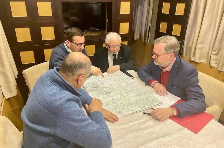 До Києва прибула делегація високопосадовців з-за кордону