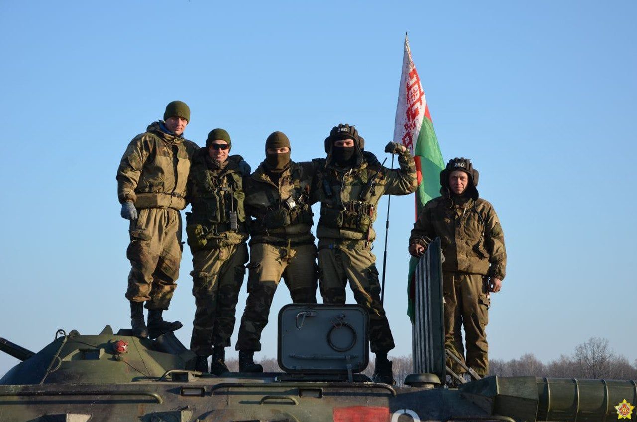Білоруські десантники повернулися до місця постійної дислокації в районі міста Брест.