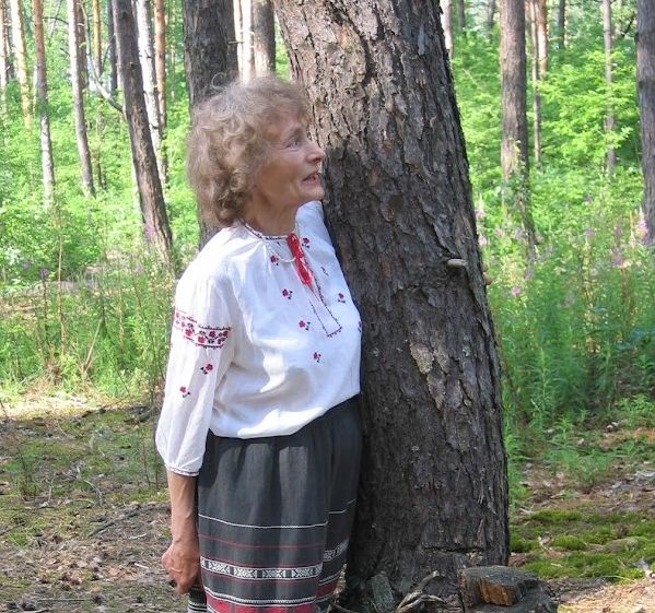 У селі під Києвом, де точаться бої, померла вдова Василя Стуса