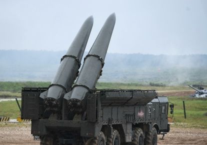 На білорусько-український кордон ворог стягує Іскандери