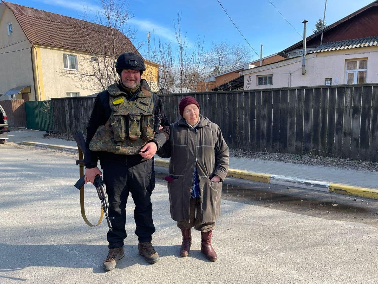 Звільнений Ірпінь обстрілюють попри відступ окупантів на Київщині