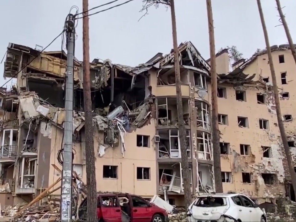Тіла мирних жителів чавили танками і знущалися над жінками — мер Ірпеня