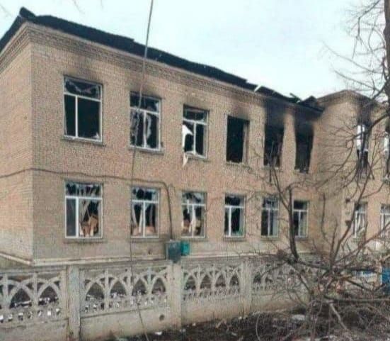 Живий щит: у Волновасі росіяни змушують дітей йти до школи