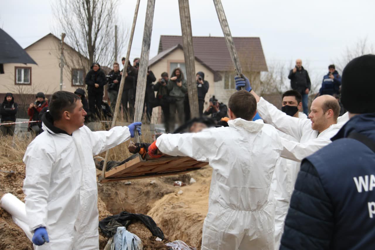 Звірства на Київщині: поліція виявила 720 тіл жертв росіян