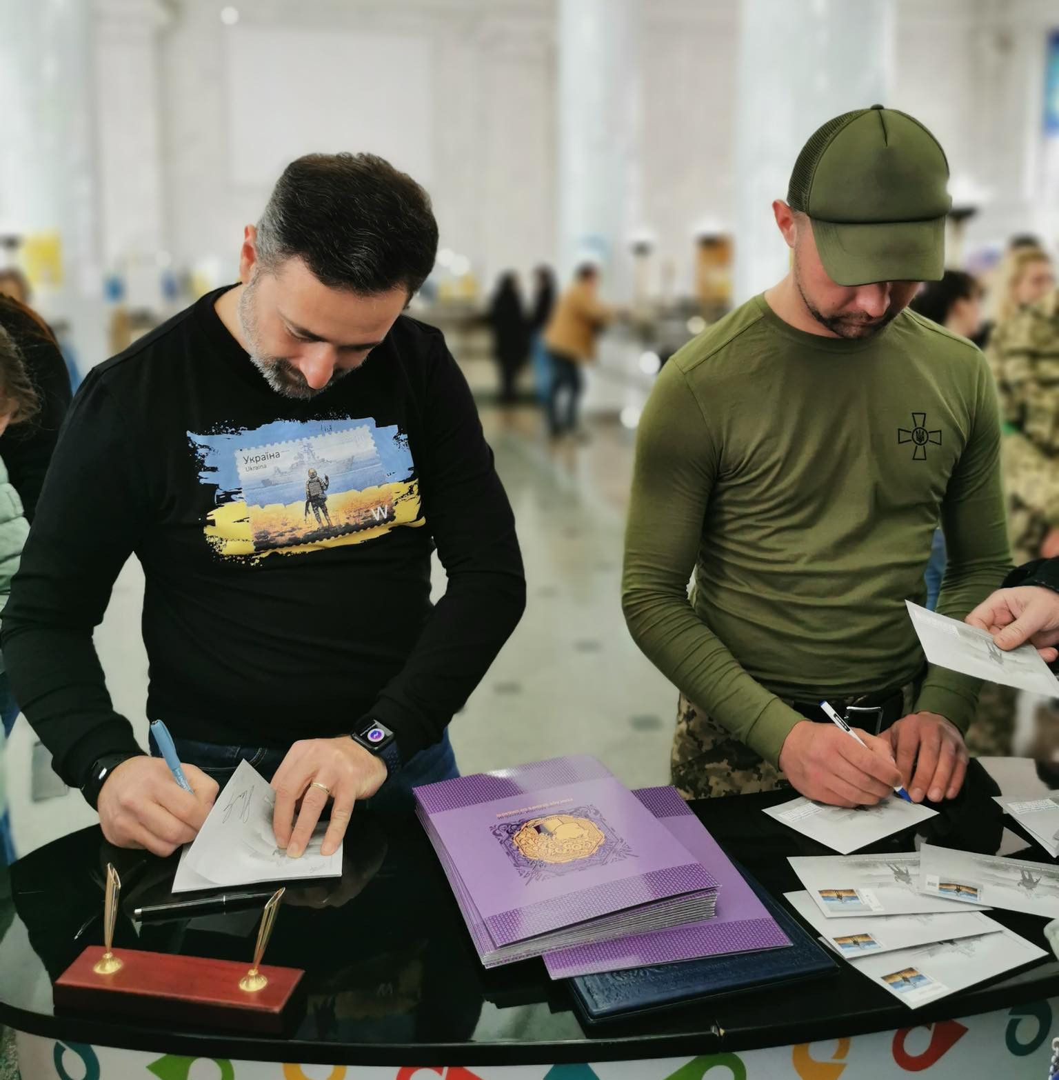 Укрпошта випустила мільйон поштових марок «Русскій воєнний корабль, іді …!»