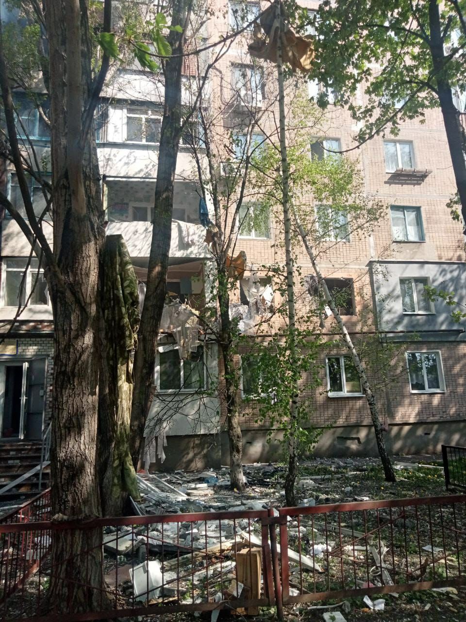 Російські окупанти двічі гатили по Авдіївці  фосфорними бомбами