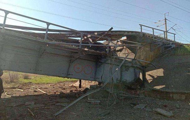 Поблизу Мелітополя у повітря злетів міст, яким окупанти доставляли збою й паливо з Криму