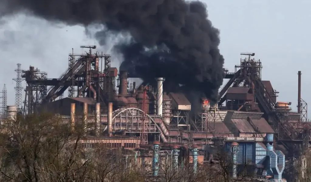 З «Азовсталі» розпочали евакуацію людей