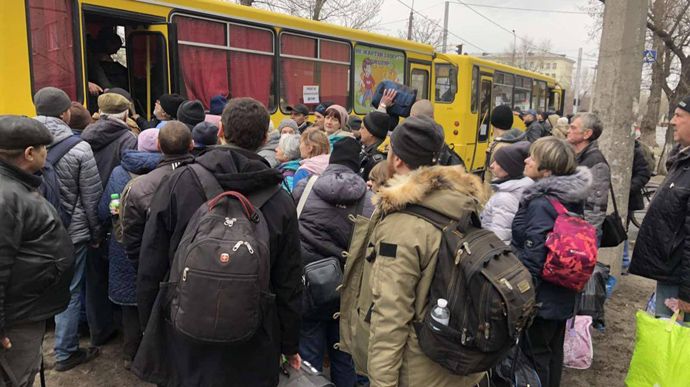 Евакуаційні автобуси виїхали з Маріуполя в бік Запоріжжя
