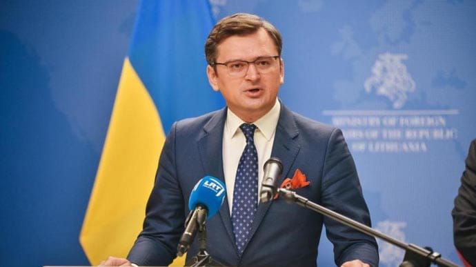 Кулеба закликав світ покарати росію за ракетний тероризм в Україні