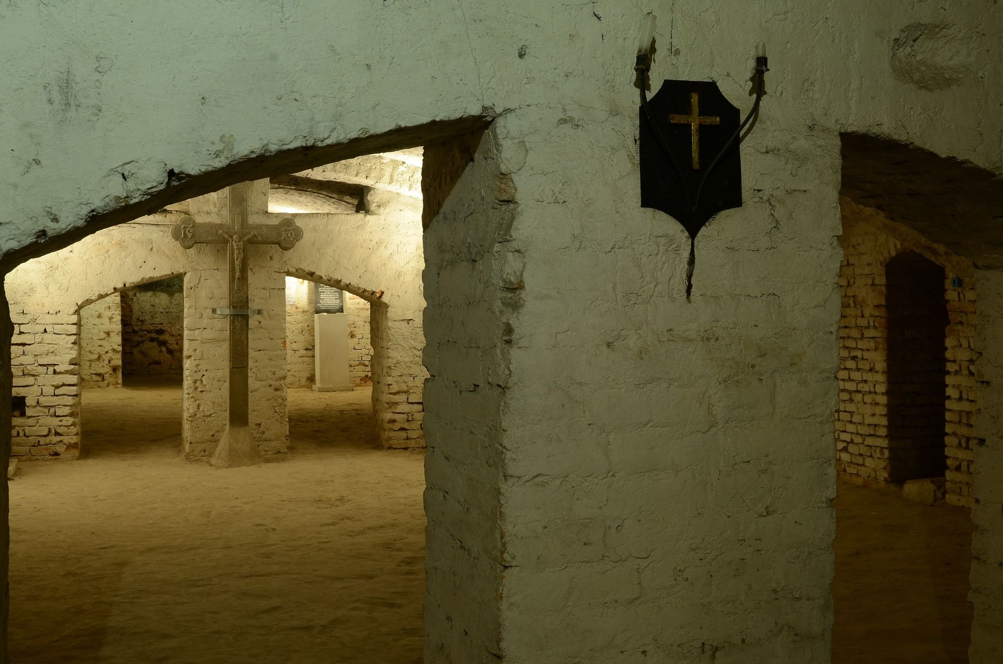 Острог: повітряну тривогу відвідувачі музею перечікують у підземеллі монастиря монахів-капуцинів