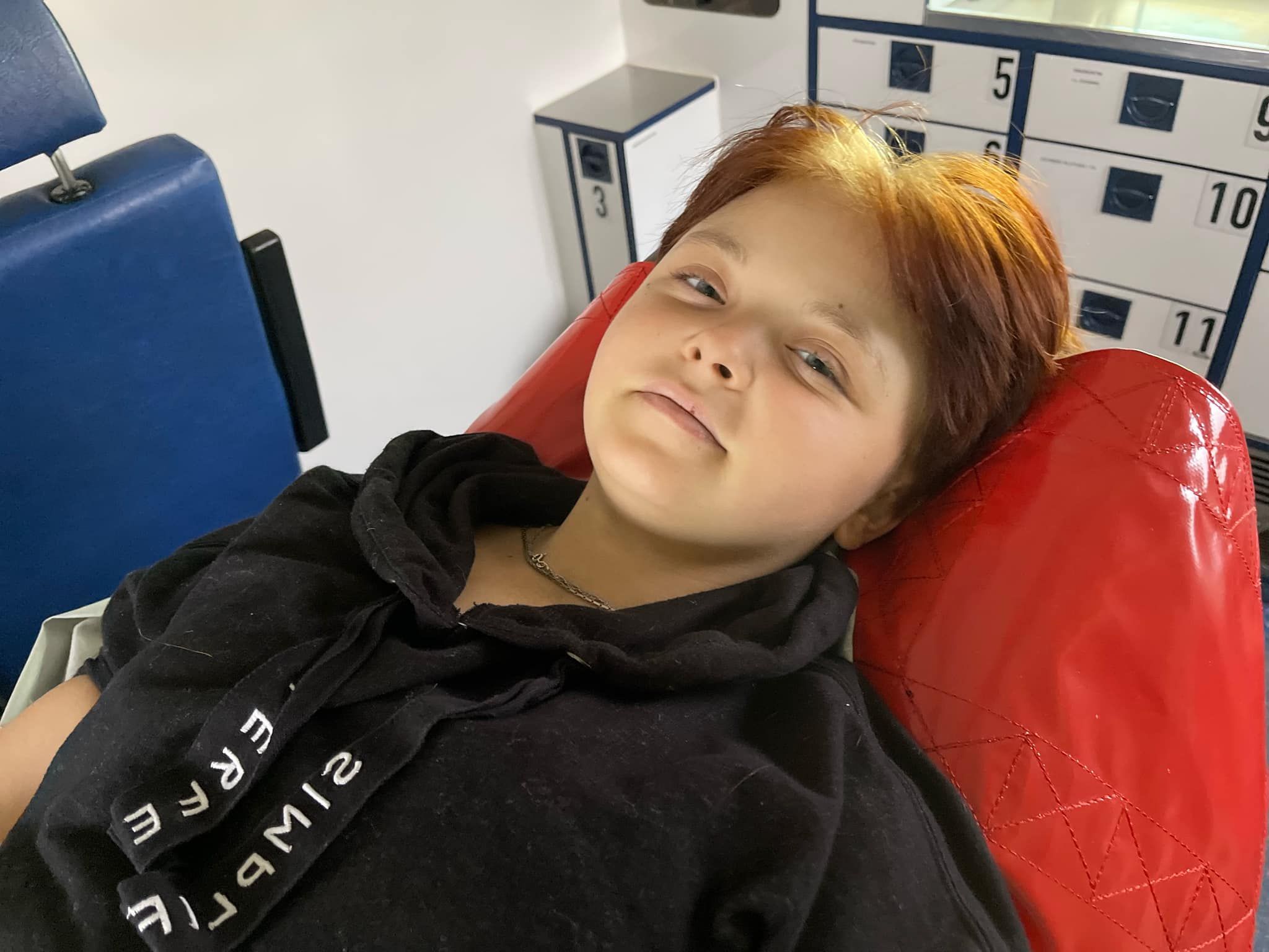Їхала з простріленими ногами: 15-річна Ліза Чернишенко вивезла чотирьох поранених з Попасної до Бахмута