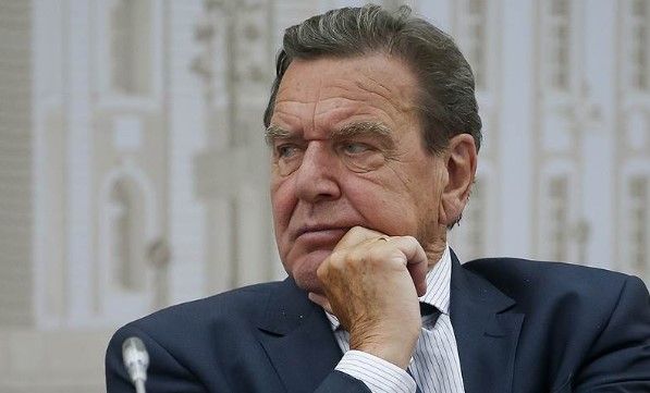 Ексканцлер ФРН Герхард Шредер пішов з посади у «Роснєфті»
