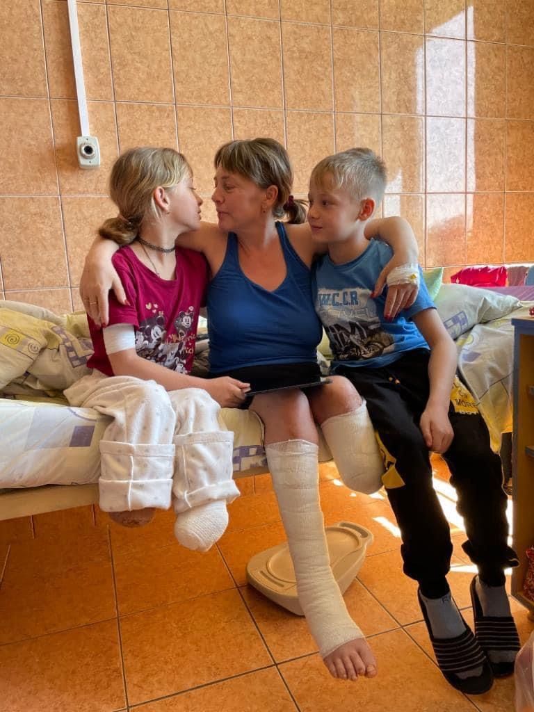 Такі наслідки «руського міра». На фото Наталія Степаненко, яка під час евакуації з Краматорська  з дітьми потрапили під ракетний обстріл