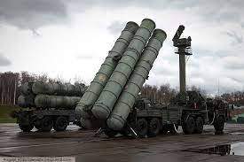 рф стягує ППО на острів Зміїний та готується до атак С-400 у Криму