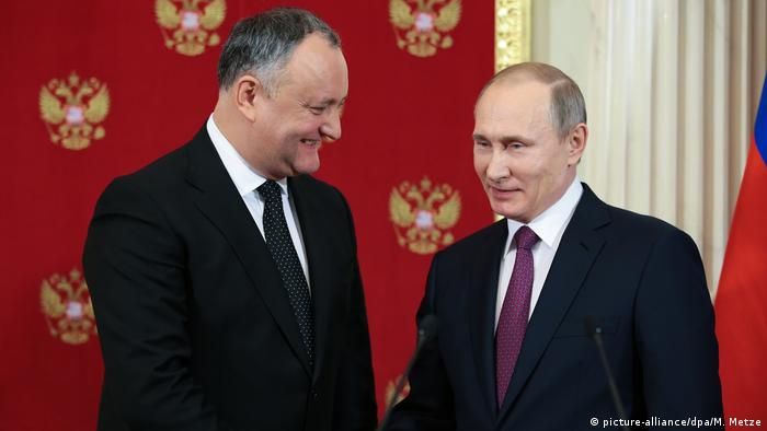 Проросійського експрезидента Додона затримали після обшуків у Молдові